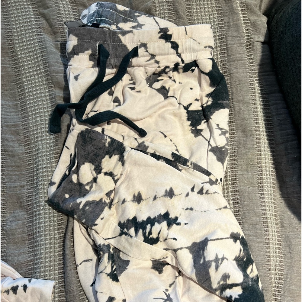 Mono B, pink and gray jogger set only worn once to try on,size m top and bottoms